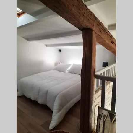 La Jolie Parenthese Apartment